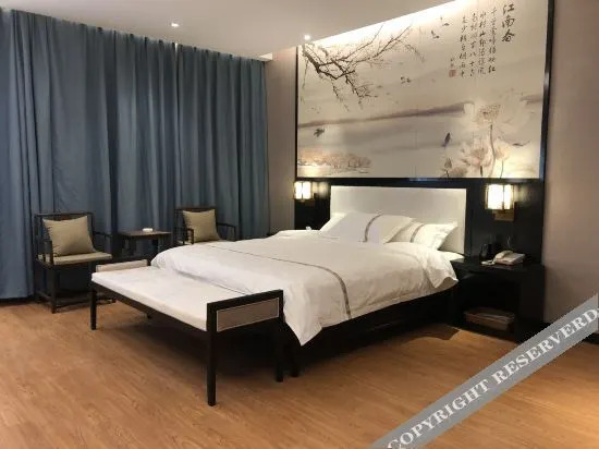 Чаншу: YiJu   Light Luxury  Hotel