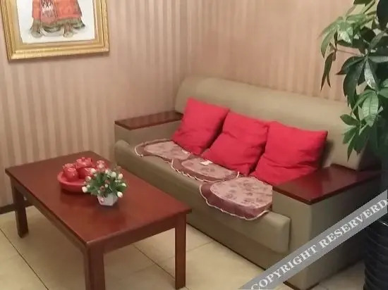 Шэньян: Huayi House Hotel (Subway Station of Shenyang Medical Hospital)