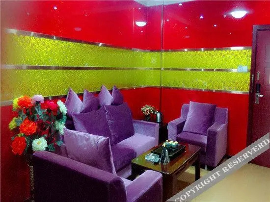 Таншань: Huaying Hotel (Tangshan Qianxi Yufeng Street Shop)