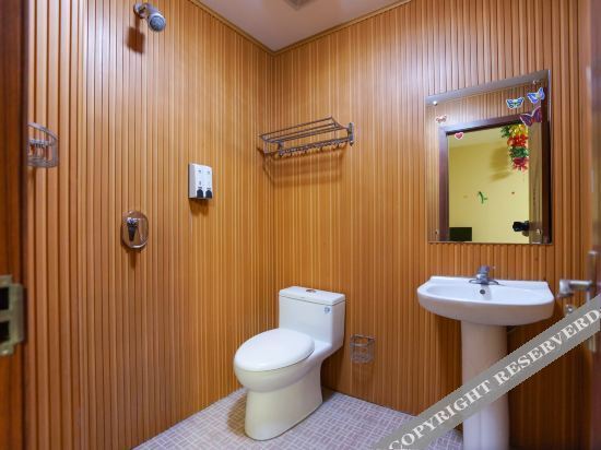 Аньшань: Oyo Anshan Hongye Hotel (No. 8 middle school store)