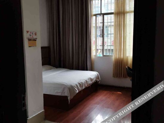 Цинлун: Tianhe Business Hotel