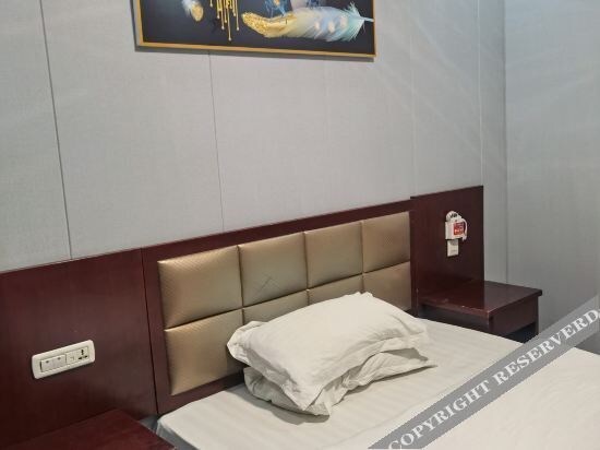Наньян: zhenping wanhe hotel