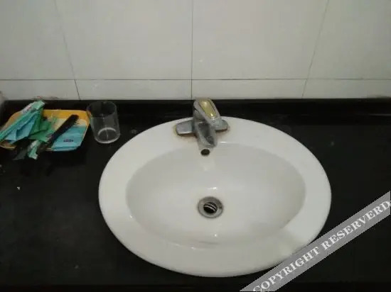 Йиян: Yiyang Hongfu Business Hotel