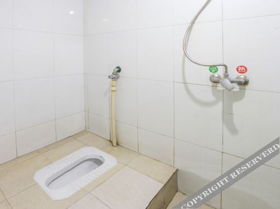 Йиян: Yiyang Hongfu Business Hotel