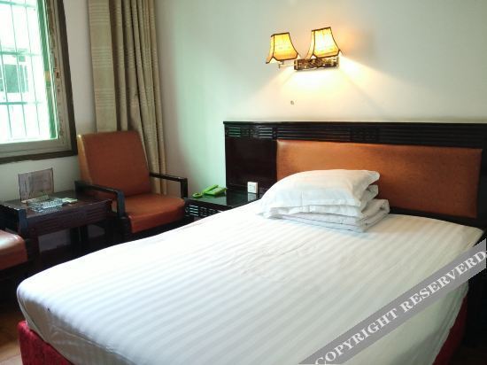 Йиян: Yiyang Hongfu Business Hotel