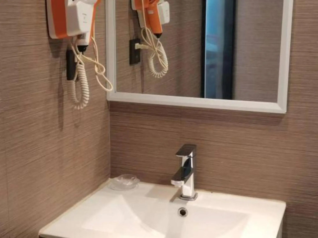 Чунцзо: Ningming Yuelai Holiday Hotel