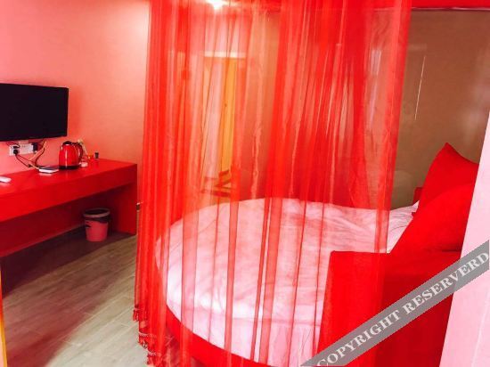 Ичунь: Yichun 1,000 and One Night Theme Hotel