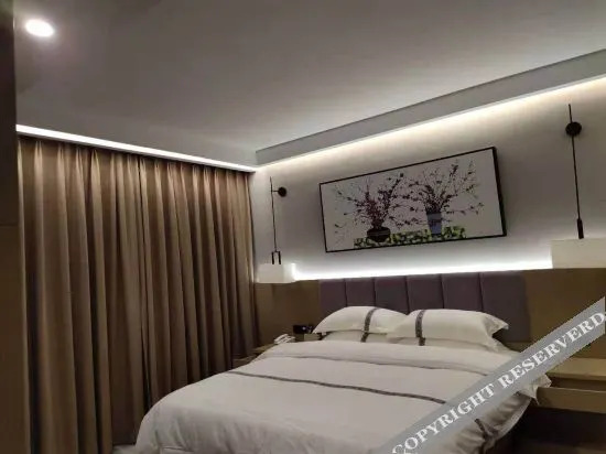 Линьцан: Shuangjiang Platinum Hotel