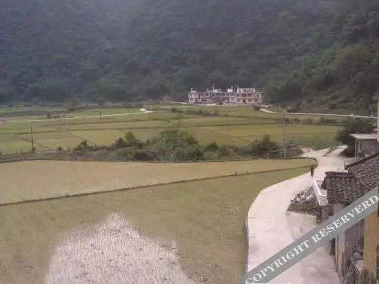 Либо: Maolan Beibao Inn