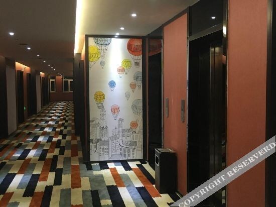 Циндао: Ibis Hotel (Qingdao Xihai'an Bus Terminal)
