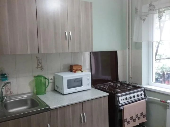Сочи: Apartment Vorovskogo 49 у музея