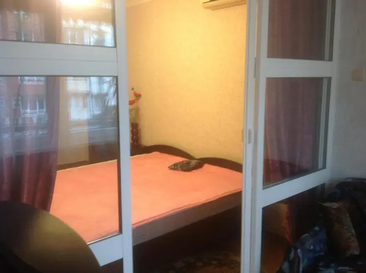 Сочи: Apartment Vorovskogo 49 у музея