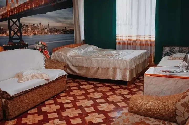 Бугуруслан: Отель "Вираж"