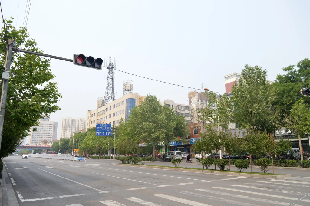 Шицзячжуан: 维奥兰羽酒店(石家庄新火车站平安南大街店)