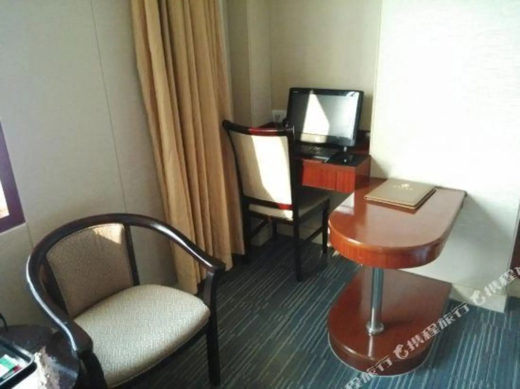 Чжаоцин: Sihui Longcheng Hotel