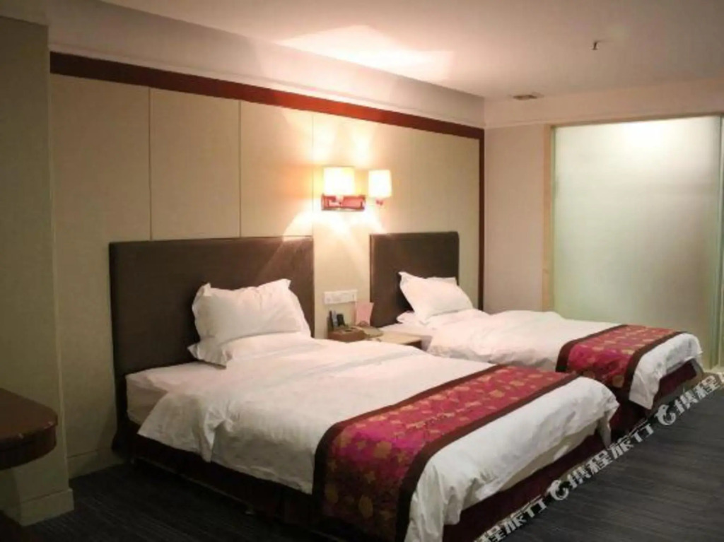Чжаоцин: Sihui Longcheng Hotel