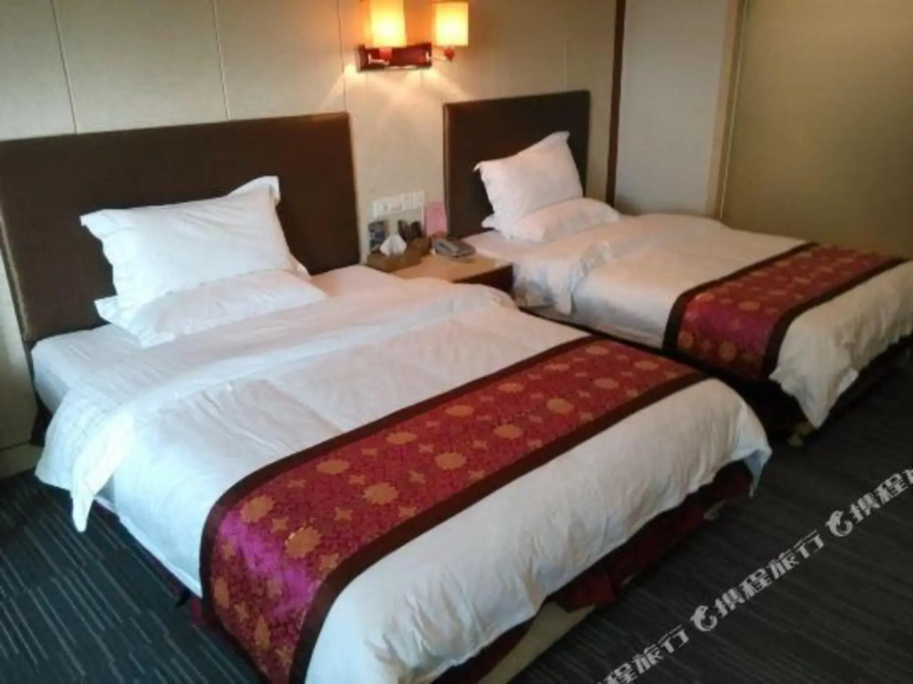 Чжаоцин: Sihui Longcheng Hotel