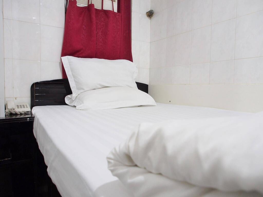 Гонконг: Paris Guest House