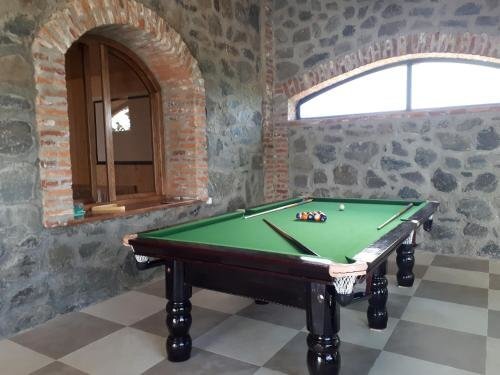 Кварели: Shaloshvili's Cellar Hotel