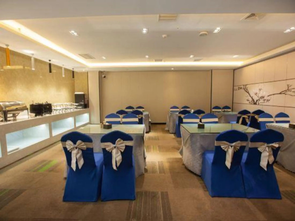 Чжэнчжоу: Shangkeyou Hotel (Zhengzhou east railway station Kangping Road)