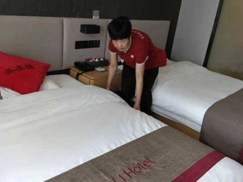 Чжэнчжоу: Shangkeyou Hotel (Zhengzhou east railway station Kangping Road)