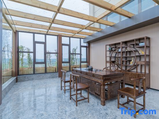 Чжэнчжоу: Dengfeng Rezen Select Hotel