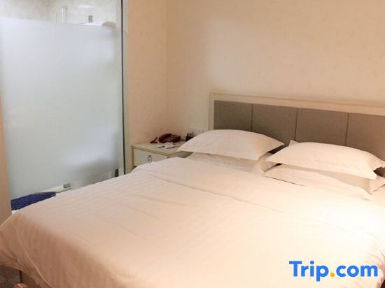 Чжаоцин: Baihua Holiday Hotel