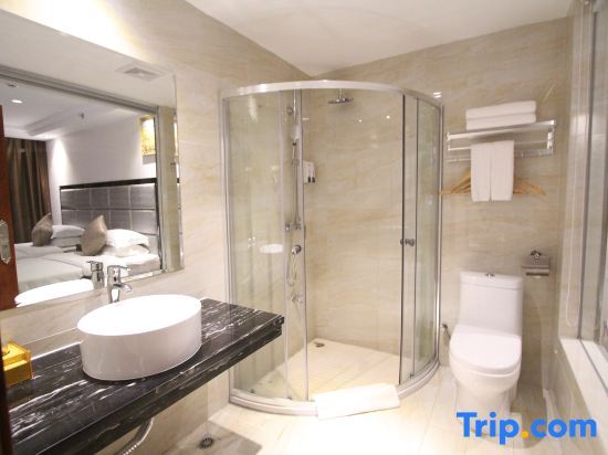 Чжаоцин: Baihua Holiday Hotel
