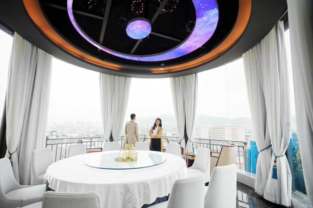 Чжанцзяцзе: Xiao'en Castle Hotel Tianmenshan