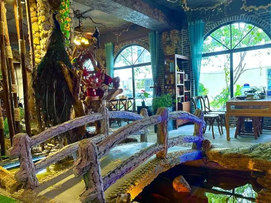 Шаогуань: Guiran Inn