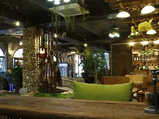 Шаогуань: Guiran Inn