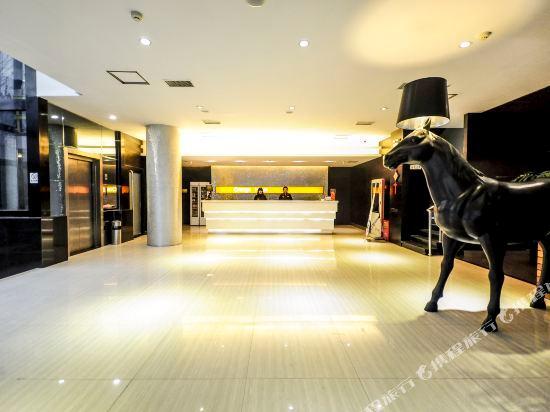 carousel image 3