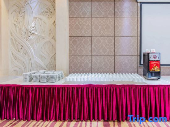 Янгиианг: Luozhou Haiji Hotel (Yangjiang Hailing Island Dajiaowan)