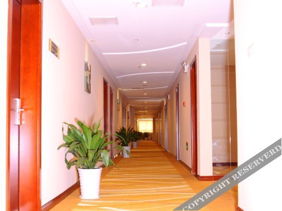 Уху: Chengpin Business Hotel