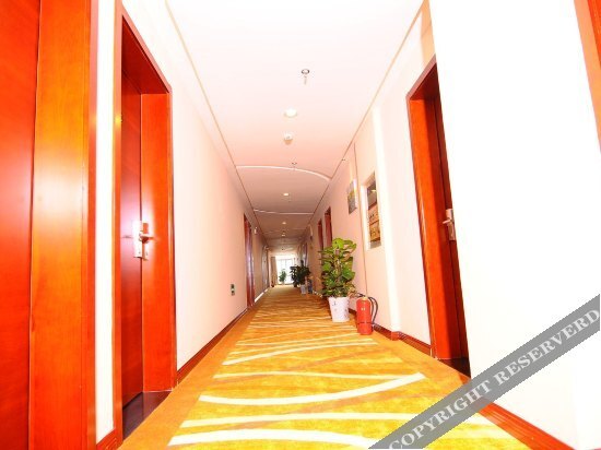 Уху: Chengpin Business Hotel