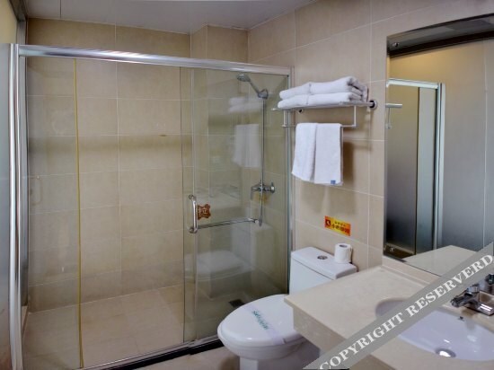 Уху: Chengpin Business Hotel