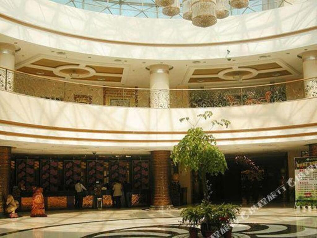 Хецзе: Yuncheng Qixing Huayu Hotel