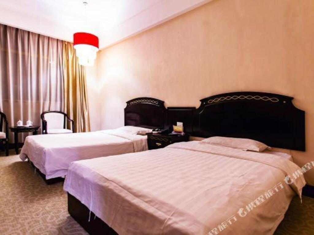 Хецзе: Yuncheng Qixing Huayu Hotel