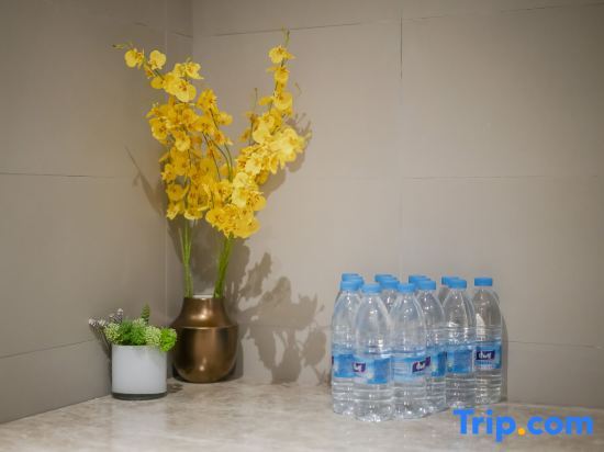 Шанхай: Rujia Business Travel Hotel (No.350 South Shanxi Road Huangpu District/471 East Beijing Road