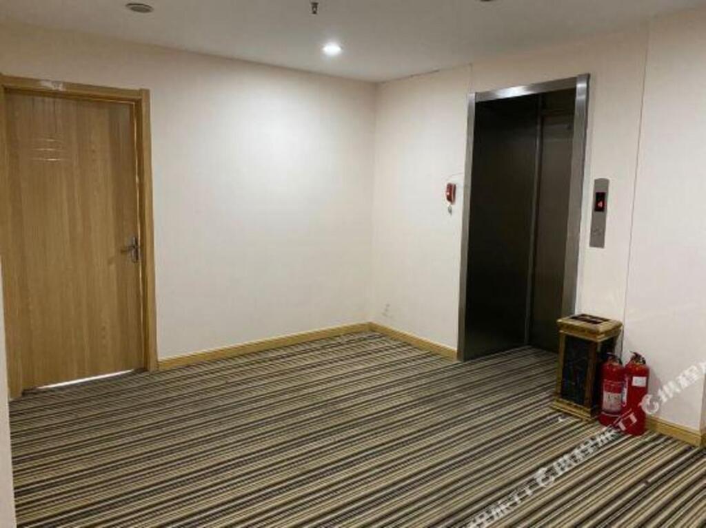 Цанчжоу: Light Stay·Yuexiang Hotel (Suning Jiulongzhu Dongzhou Road Branch)