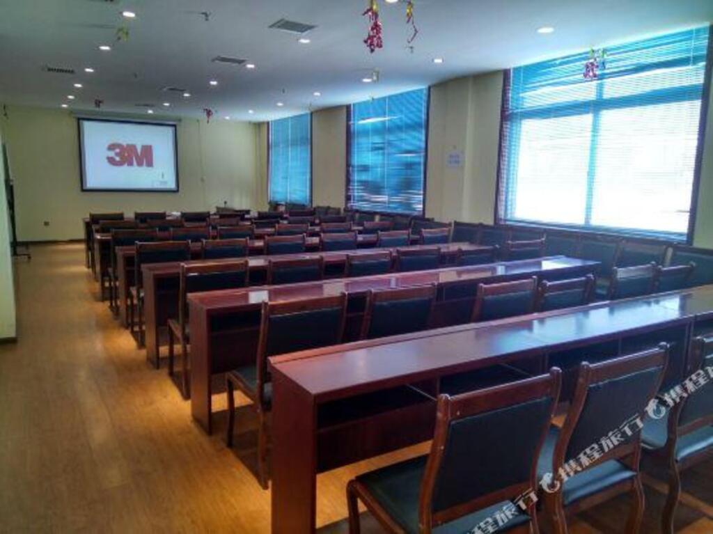 Цанчжоу: Light Stay·Yuexiang Hotel (Suning Jiulongzhu Dongzhou Road Branch)