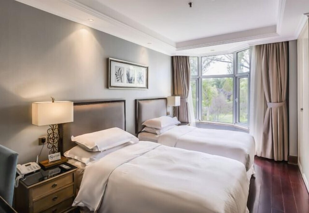 Чжэнчжоу: Enjoy Hot Spring Boutique Hotel (Synear Golf International Community)