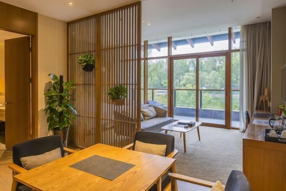 Чжэнчжоу: Enjoy Hot Spring Boutique Hotel (Synear Golf International Community)