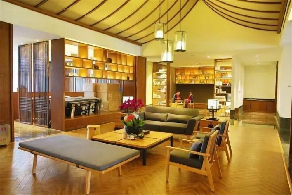 Чжэнчжоу: Enjoy Hot Spring Boutique Hotel (Synear Golf International Community)