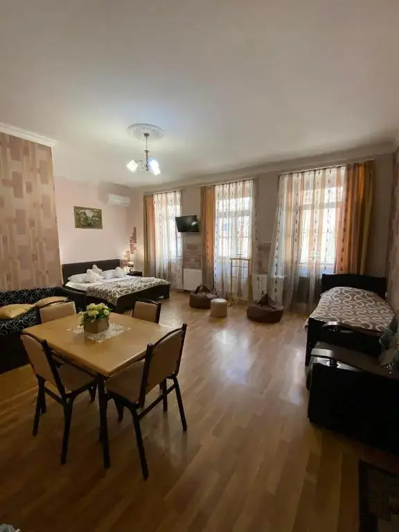 Тбилиси: Guest house Lusia