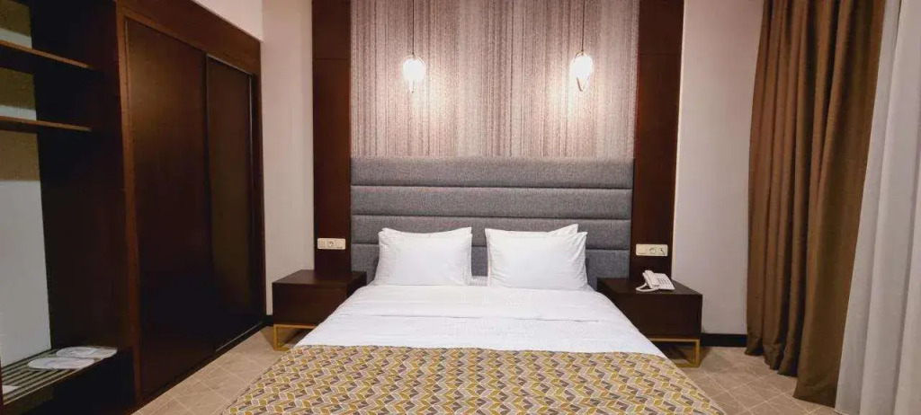 Батуми: Hotel Salvador