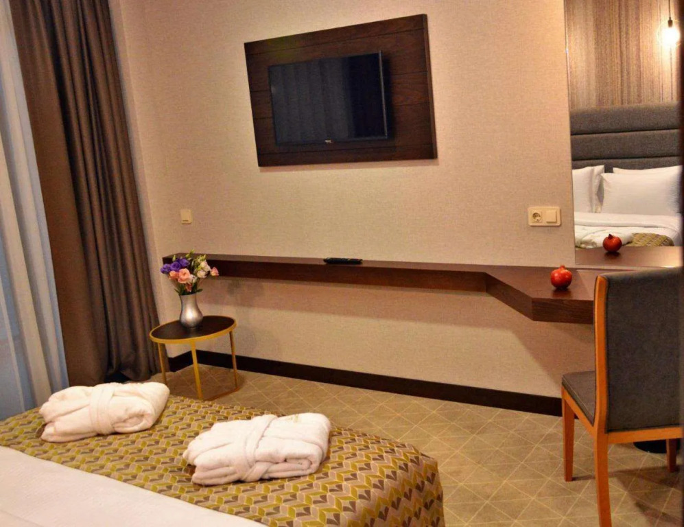 Батуми: Hotel Salvador