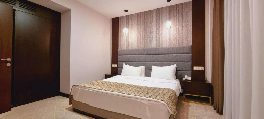 Батуми: Hotel Salvador