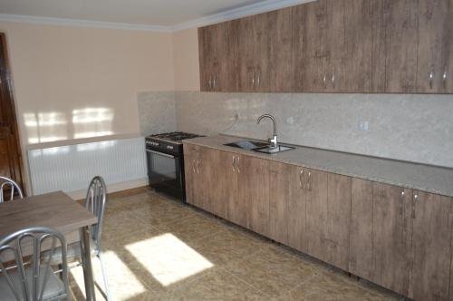 Степанцминда: Guest House Qubi