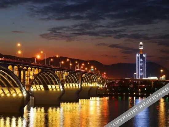 Чанша: Xiangjiang Xiaozhu Hotel (Changsha Wuyi Plaza)
